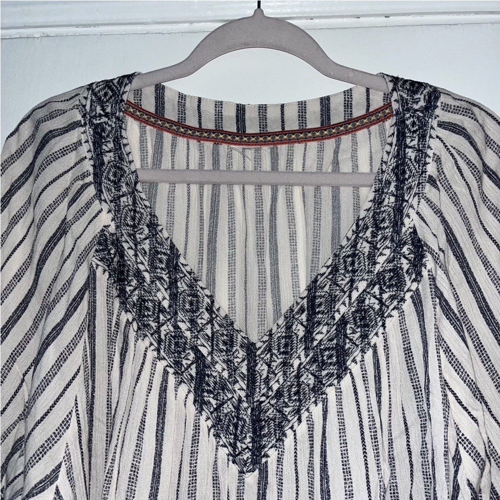 Studio West Apparel Top size Large (no tag) - Picture 2 of 4